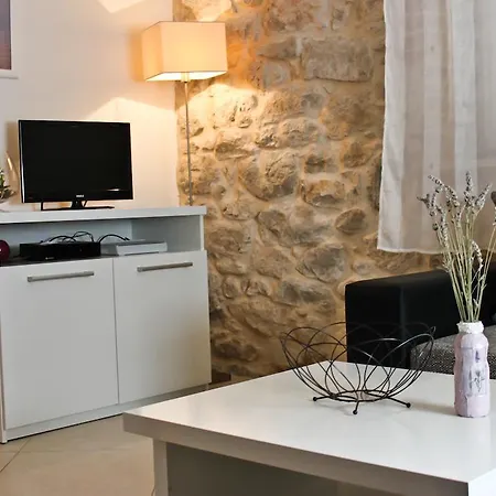 Appartement Leona *