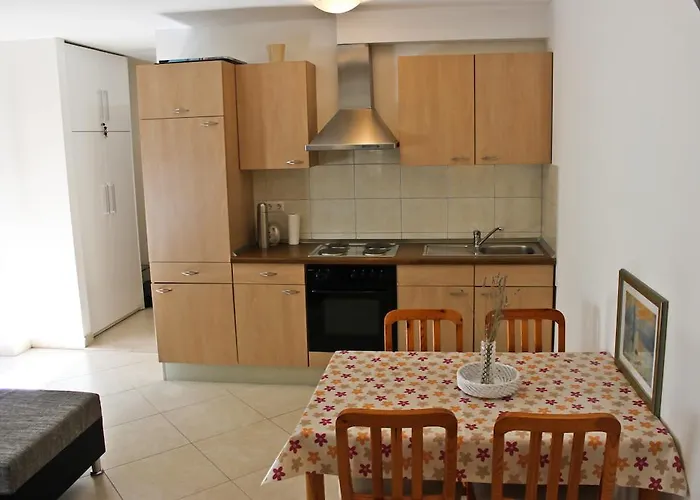 Apartment Leona