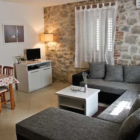 Leona Apartamento *